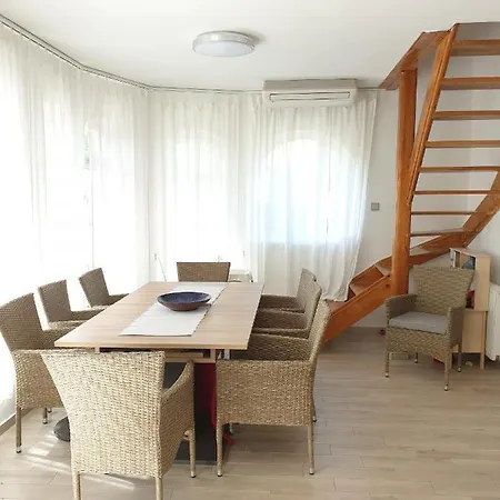 Nyaraló Nadliget Vendeghaz Ábrahámhegy