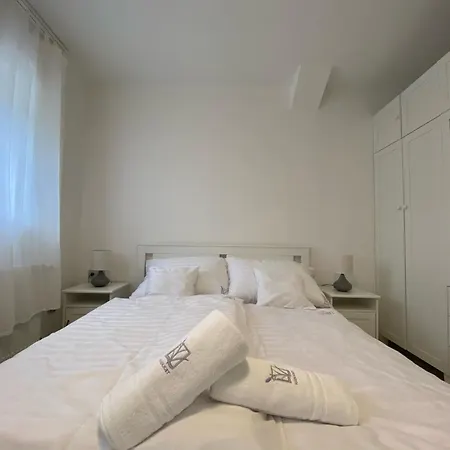Tatil Evi Nadliget Vendeghaz *